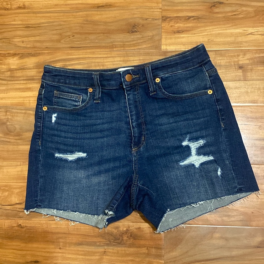 Universal Thread size 10/30 Jean shorts